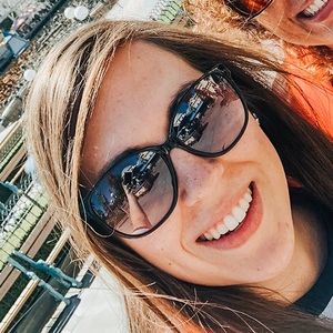 Meet your Posher, Makayla